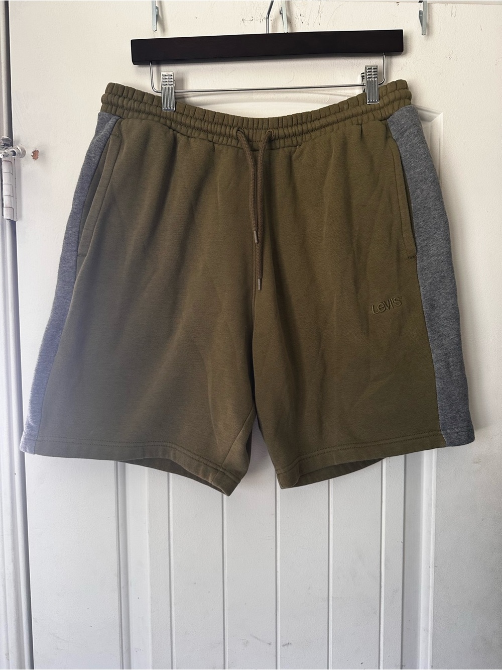 Levi's Mens Fleece Sweat Shorts Large Olive Green Gray Colorblock Drawstring L